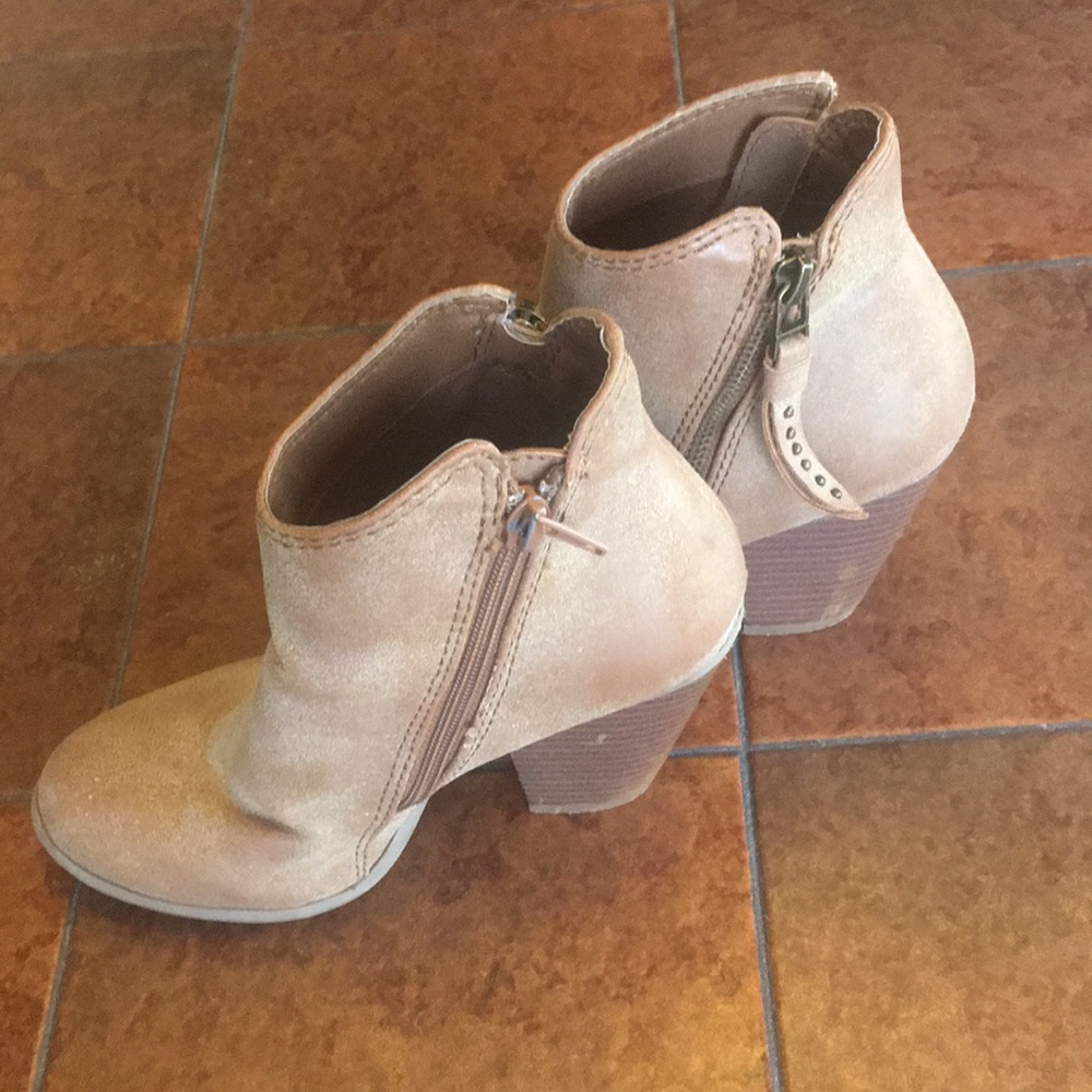 Ankle boots
